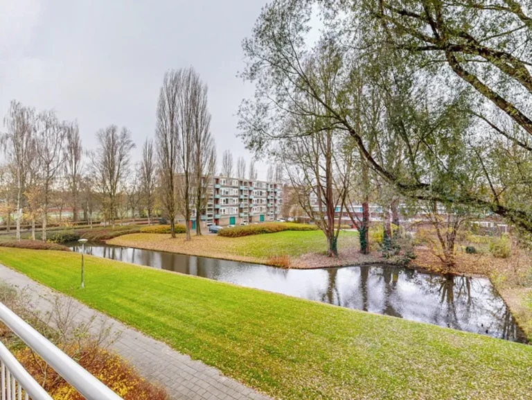 Groen en water bij de Sportlaan in Amstelveen